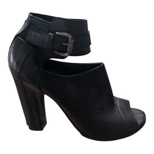 Strategia Heeled Open-Toe Sandals – Size 37 (US 7)